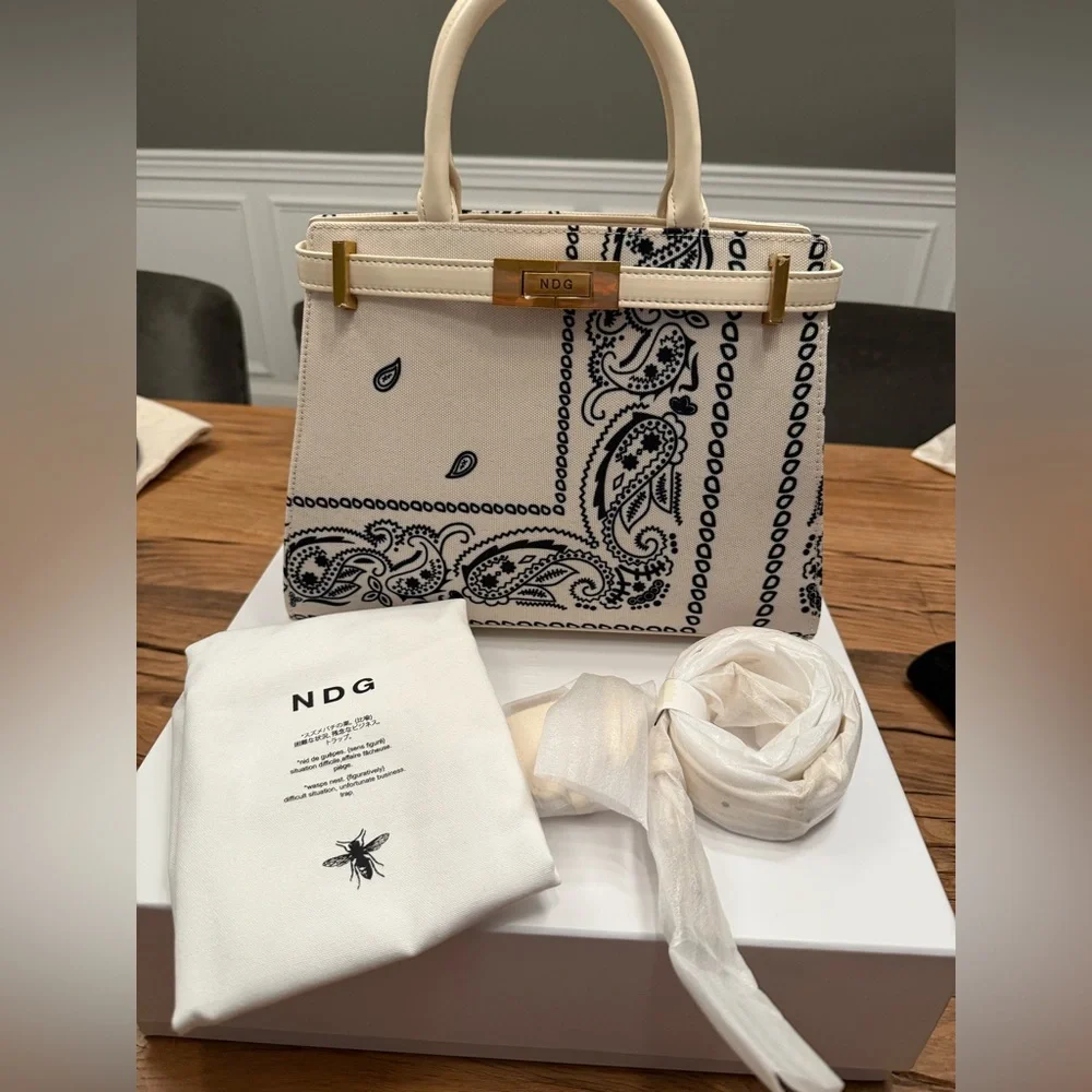 NDG Paris 300MM White Bandana Bag NIB - Picture 2 of 8